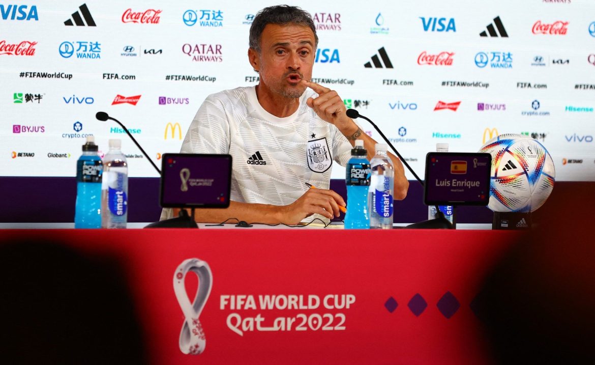 Tottenham could target 52 y/o manager over Mauricio Pochettino